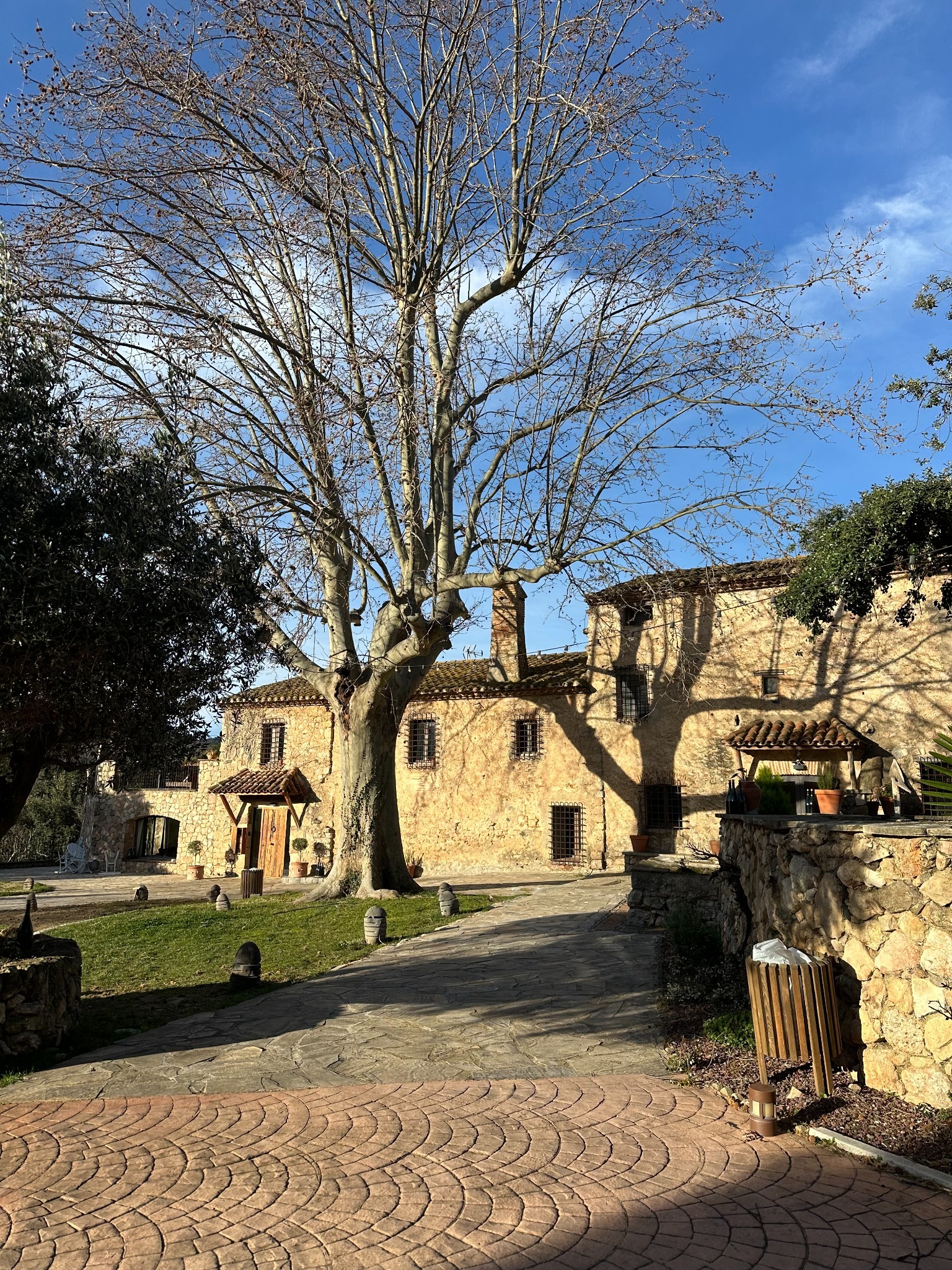 Mas del Sord courtyard and stone building